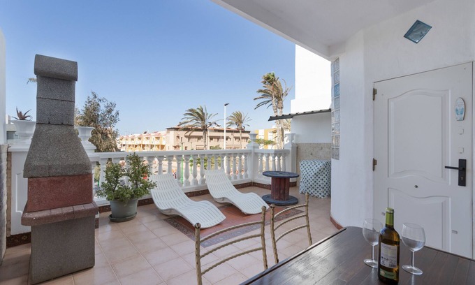 Playa de Arinaga Apartamento | Casa de vacaciones 'Apartamento Fani N1' con terraza privada, Wi-Fi y aire acondicionado