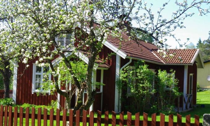 Tranemo Chalet De Esquí | Cottage by the lake and 15 minutes from the Isaberg ski area