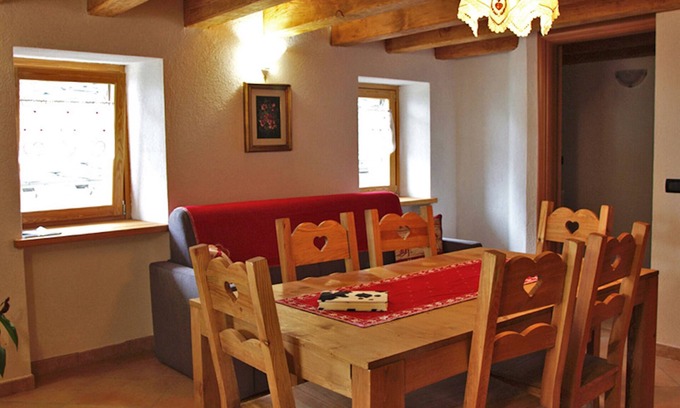 Planaz Casa | Casa de vacaciones "Casa Girod - Il Rustico" con vistas a la montaña, terraza privada y Wi-Fi
