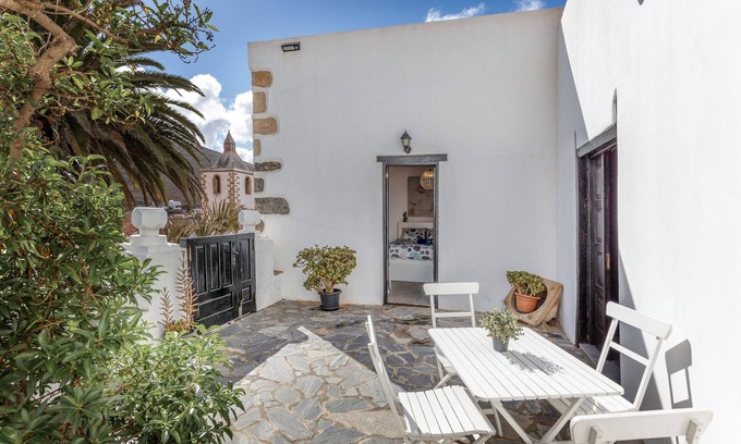 Betancuria Casa | Casa de vacaciones 'Casa Doña Carmen' con vistas a la montaña, terraza privada y Wi-Fi