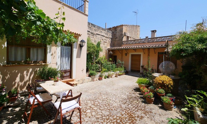 Petra Casa | Casa Colomer con balcón, Wi-Fi y jardín