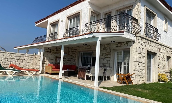 Ildır Koyu Casa | Vacation home De'Lale Villa with great views and pool in Izmir Reisdere