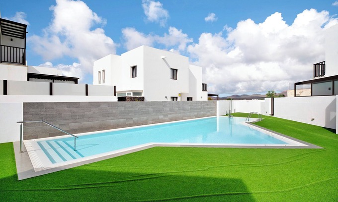 Yaiza Villa | Casa de vacaciones "El Molino" con vistas a la montaña, piscina compartida y Wi-Fi