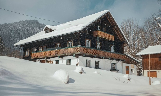 Sankt Martin am Tennengebirge Casa | Vacation home for 10 guests with 180m² in Lammertal (273729)