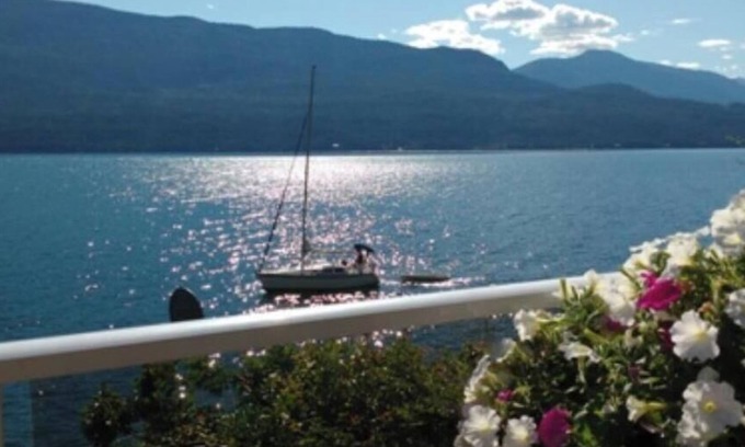Central Kootenay Cabaña | Vacation Home For Rent - Ainsworth BC