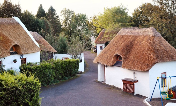 Shiplake Casa | Vacation home for up to 5 people on Lough Allua, West Cork
