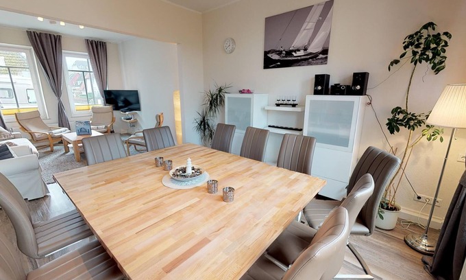 Laboe Casa | Casa de vacaciones de 4 estrellas tipo N con vista al mar Báltico, sauna y Hottube