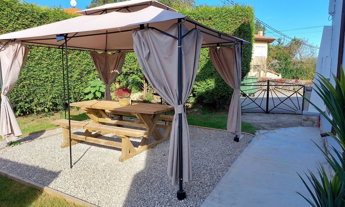 Villahormes Cabaña | Vivienda vacacional, alquiler íntegro, ideal para familias.