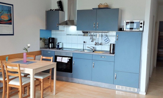 Eckwarden Apartamento | Vacation home Herter, WiFi, gr. Garden, play equipment, lounger / play area, barbecue, animals