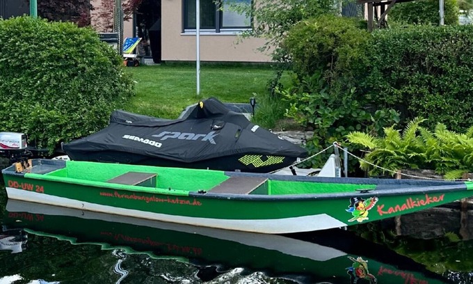 Ketzin/Havel Casa | Vacation home in Ketzin for 4 people directly on the water, hot tub, rental boat....