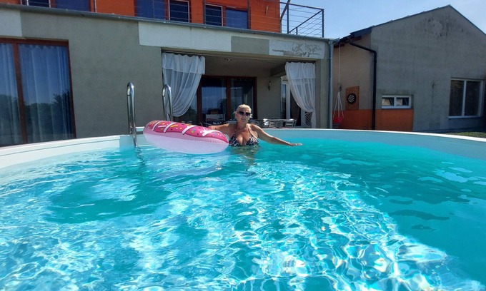 Siofok Villa | casa de vacaciones, piscina cubierta, piscina descubierta, piscina para niños, jacuzzi, aire acondicionado, sauna