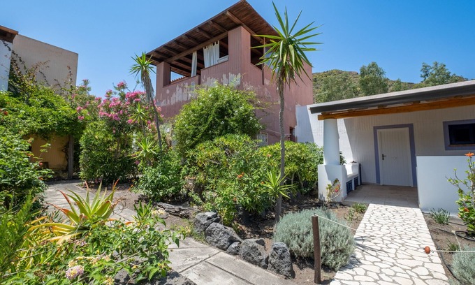 Vulcanello Casa | Casa de vacaciones "Jerà D72 Vista Mare" con vistas al mar, terraza privada y Wi-Fi