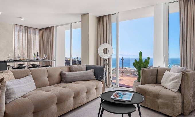 Costa Adeje Casa | Casa Vacacional 'Karat Sand' con Vista al Mar, Wi-Fi y Aire Acondicionado