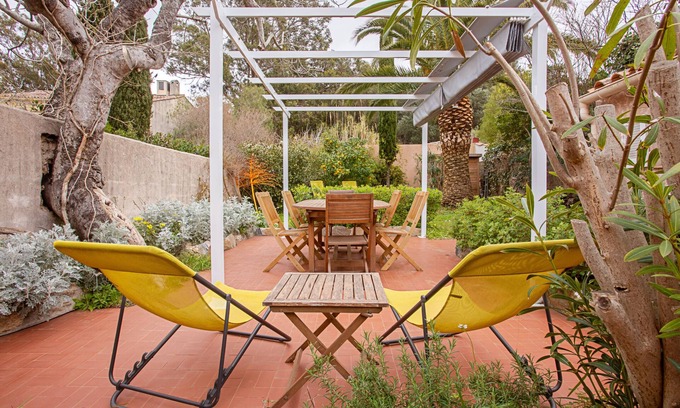 Porquerolles Casa | Casa de vacaciones 'La Maison et Son Jardin Clos' con terraza privada y Wi-Fi