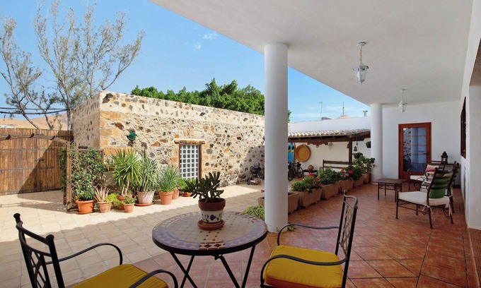 Pajara Casa | Casa de vacaciones "Las Raíces" con vistas a la montaña, 2 terrazas privadas y Wi-Fi