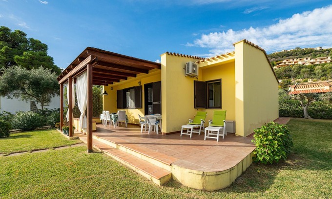 Costa Rei Casa | Casa de vacaciones "Luisella" con terraza privada y jardín privado