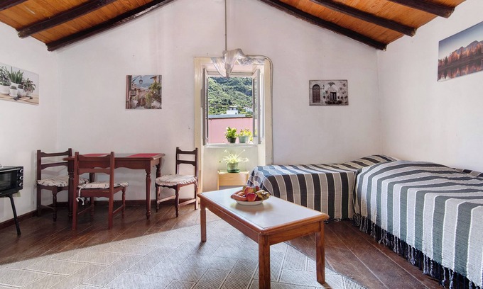 Teror Casa | Casa de vacaciones 'Mi Idilio' con vistas a la montaña y Wi-Fi