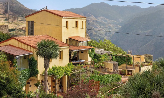 Galdar Casa | Casa vacacional 'Mirador de la Abuela' con vistas al mar, 2 terrazas y Wi-Fi