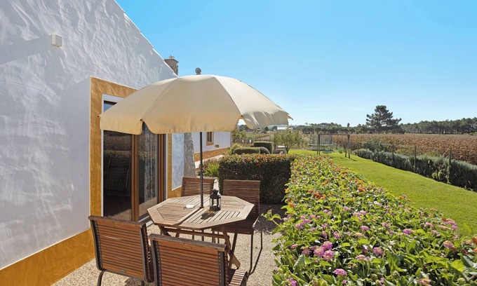 Camarate Casa | Casa de vacaciones Monte do Tanoeiro - Casa Adega con Wi-Fi y jardín