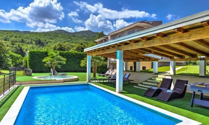 Pobri Casa | Casa de vacaciones Nicole by Interhome