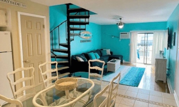North Ocean City Casa | Vacation home on the water- 2 level Townhouse/Condo with outdoor pool. 2.5 bath.