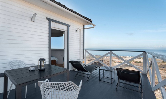 Armenime Casa | Casa de vacaciones 'Ático El Balcón De Adeje' con vistas al mar, Wi-Fi y aire acondicionado