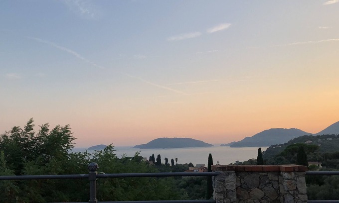Pugliola Casa | Vacation Home "Salvo e Angela" with Private Terrace