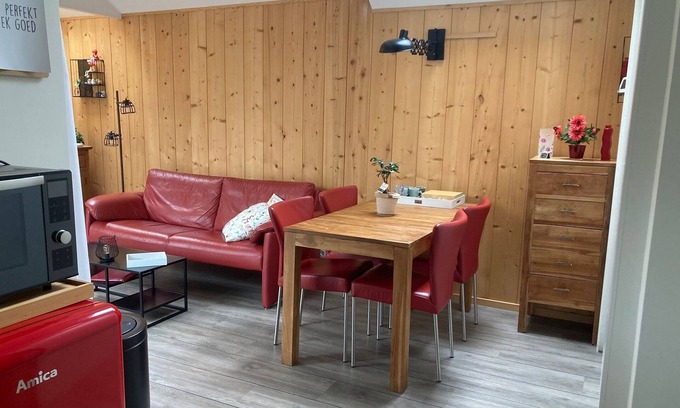 Oude Bildtzijl Casa | Vacation home 't Laaisterplakky Without thresholds