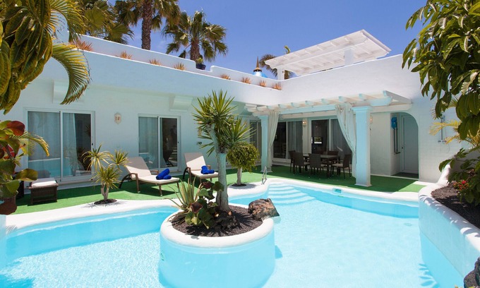 Geafond Villa | Casa de vacaciones "Villa 82" con vistas a la montaña, piscina y Wi-Fi