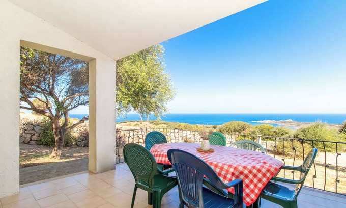 Paduledda Casa | Casa de vacaciones Villa Agnese con vistas al mar, terraza y jardín