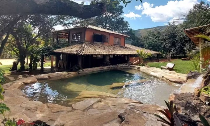 Jaboticatubas Cabaña | Vacation home with natural water pool