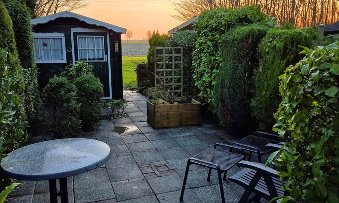 Bruinisse Casa | Vacation home with great garden in Bruinisse near Renesse private park