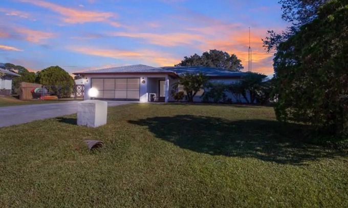 Warm Mineral Springs Casa | Vacation house mineral spring water.