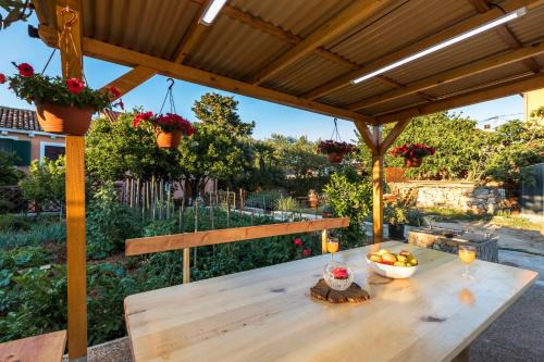 Veli Losinj Casa | Vacation house Orange
