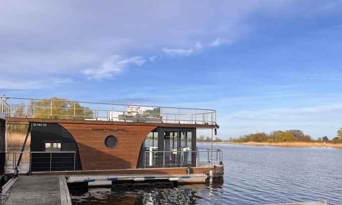 Havelsee Casa | Vacation in a floating vacation home in the middle of nature,