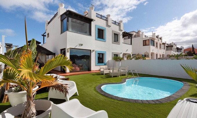 Geafond Villa | Vacaciones 'La Casa Del Volcano Corralejo' con vistas al mar, piscina privada y Wi-Fi