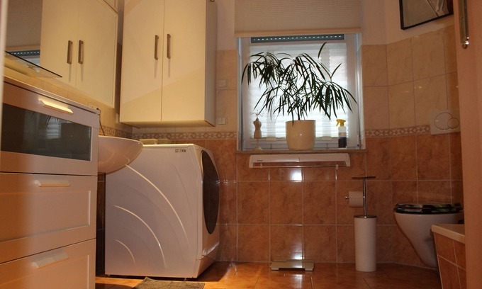 Bernburg Apartamento | Vacation rental 2 accommodates a max. of 10 people