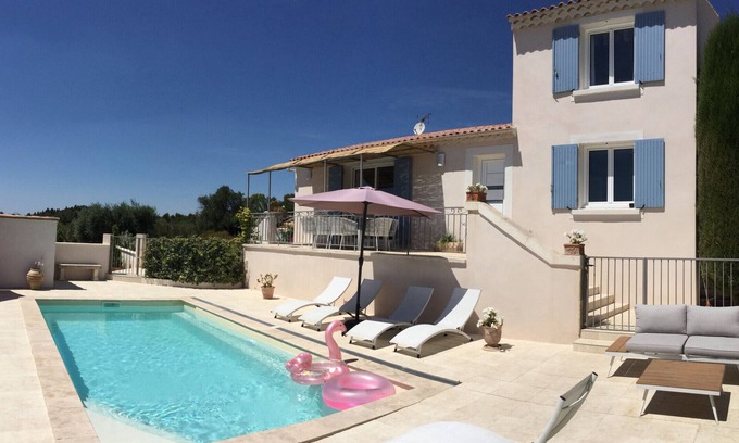 Aureille Villa | Alquiler de vacaciones con piscina en los Alpilles con una bonita vista 8 personas
