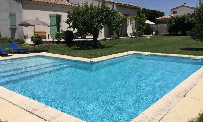 Mouries Villa | Bonito alquiler con piscina privada en el pueblo de Mouriès, Alpilles