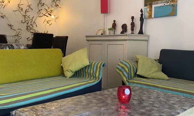 Le Sambuc Casa | Alquiler de casa de una planta con jardín.