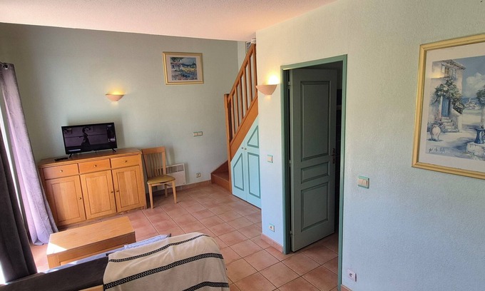 Tourrettes Apartamento | Vacation residence with garden and 2 swimming pools. Ideal for summer vacations.