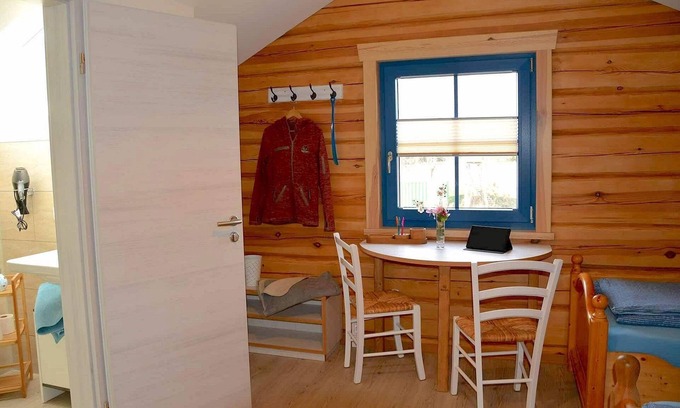 Quitzdorf am See Apartamento | Vacation room Hecht-Kammer with shower/WC