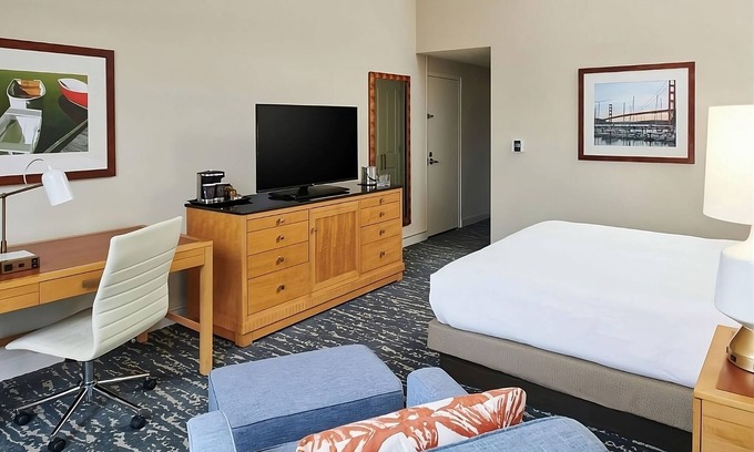 Berkeley Hotel | Vacation Starts Here in Berkeley! Near Morcom Amphitheater of Roses, w/ Pool!