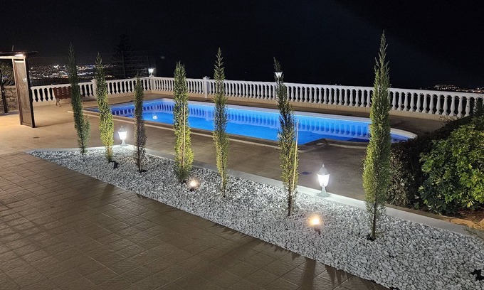 Armenime Villa | Villa de vacaciones 'Cool 4-bedroom with Sea Views' con vistas al mar, Wi-Fi y aire acondicionado