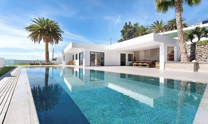 Adeje Villa | Villa de vacaciones 'Alba House' con vistas al mar, piscina privada y Wi-Fi