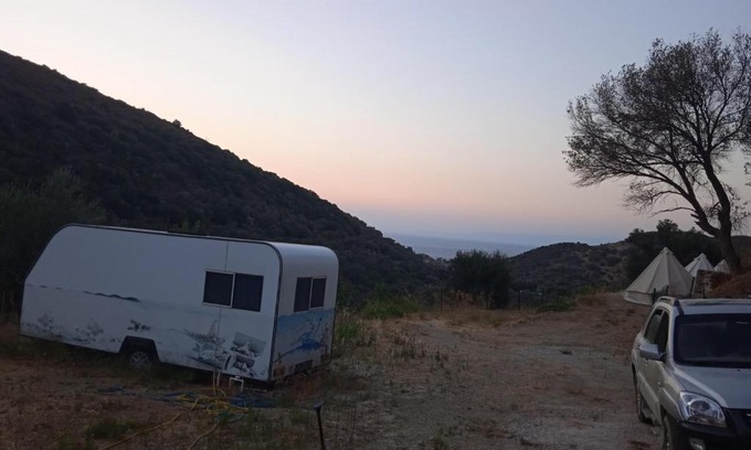 Karaburun Otro | Vadideki Karavan ve Glamping