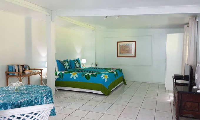 Tapere of Titikaveka Cabaña | Vaka Beach Cottage Snorkel Kayak Walk for miles The best beach in Rarotonga
