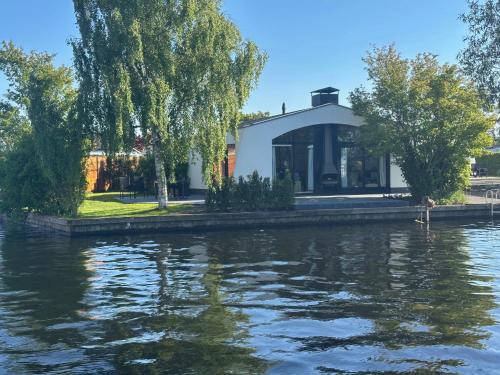 Lemmer Casa | Vakantiehuis Lemmer aan het water