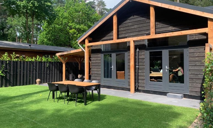 Municipality of Elburg Chalet De Esquí | Vakantiehuis Veluws Genieten met whirlpool en sauna