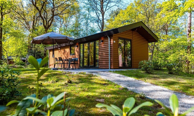 Municipality of Westerveld Chalet De Esquí | Vakantiepark De Wiltzangh - Velthorst Hottub 4